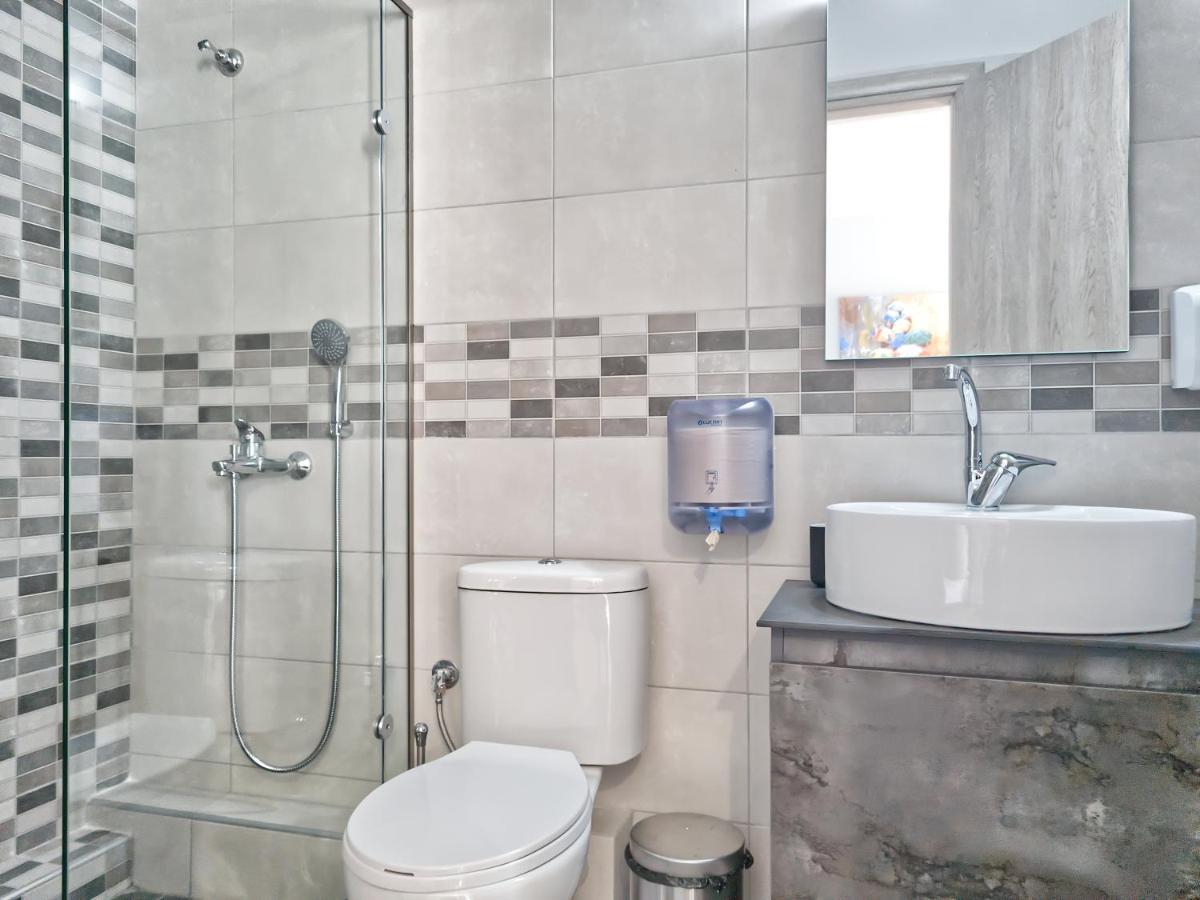 Epipleon Luxury Suites -104- Δωμάτιο 35Τμ Με Βεράντα 35Τμ Μπροστά Στη Θάλασσα Нафпактос Экстерьер фото